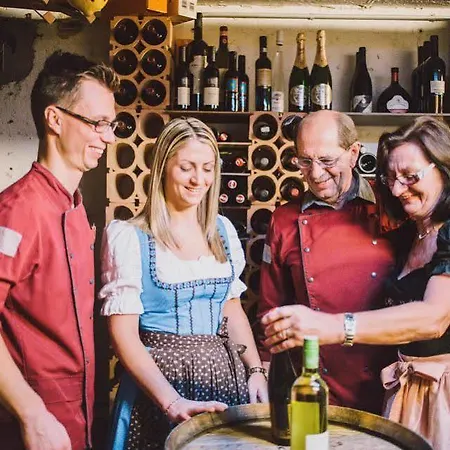 Hotel-gasthof Zum Hirsch Hotel 3*