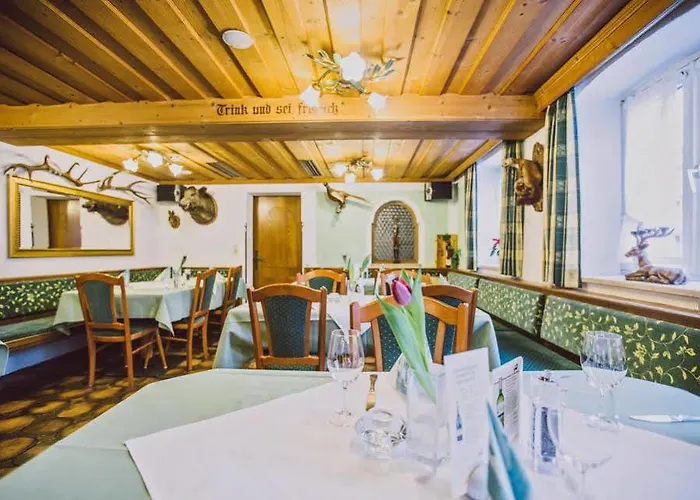 Отель Hotel-gasthof Zum Hirsch