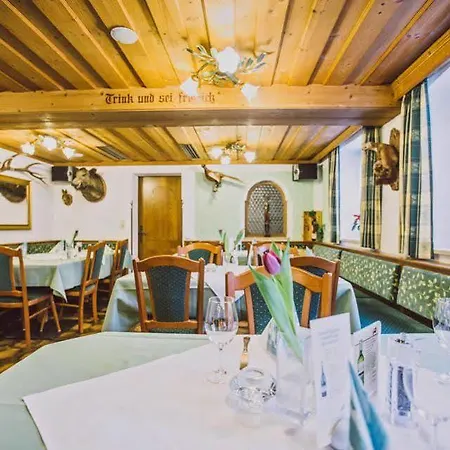 Hotel Hotel-gasthof Zum Hirsch