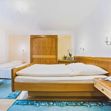 Hotel-gasthof Zum Hirsch Hotel
